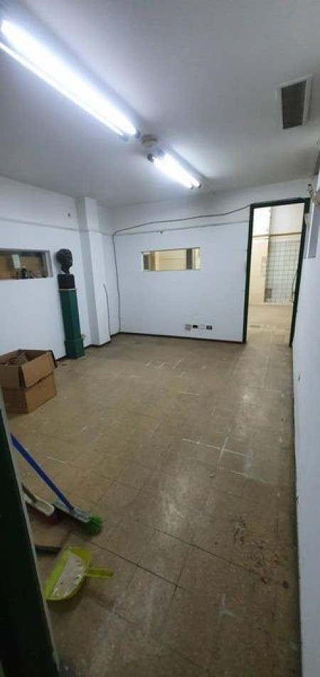 BALVANERA, CONGRESO, OFICINA EX LABORATORIO OPORTUNIDAD EXCELENTE UBICACION ZONA CENTRO, METROS SUBTE