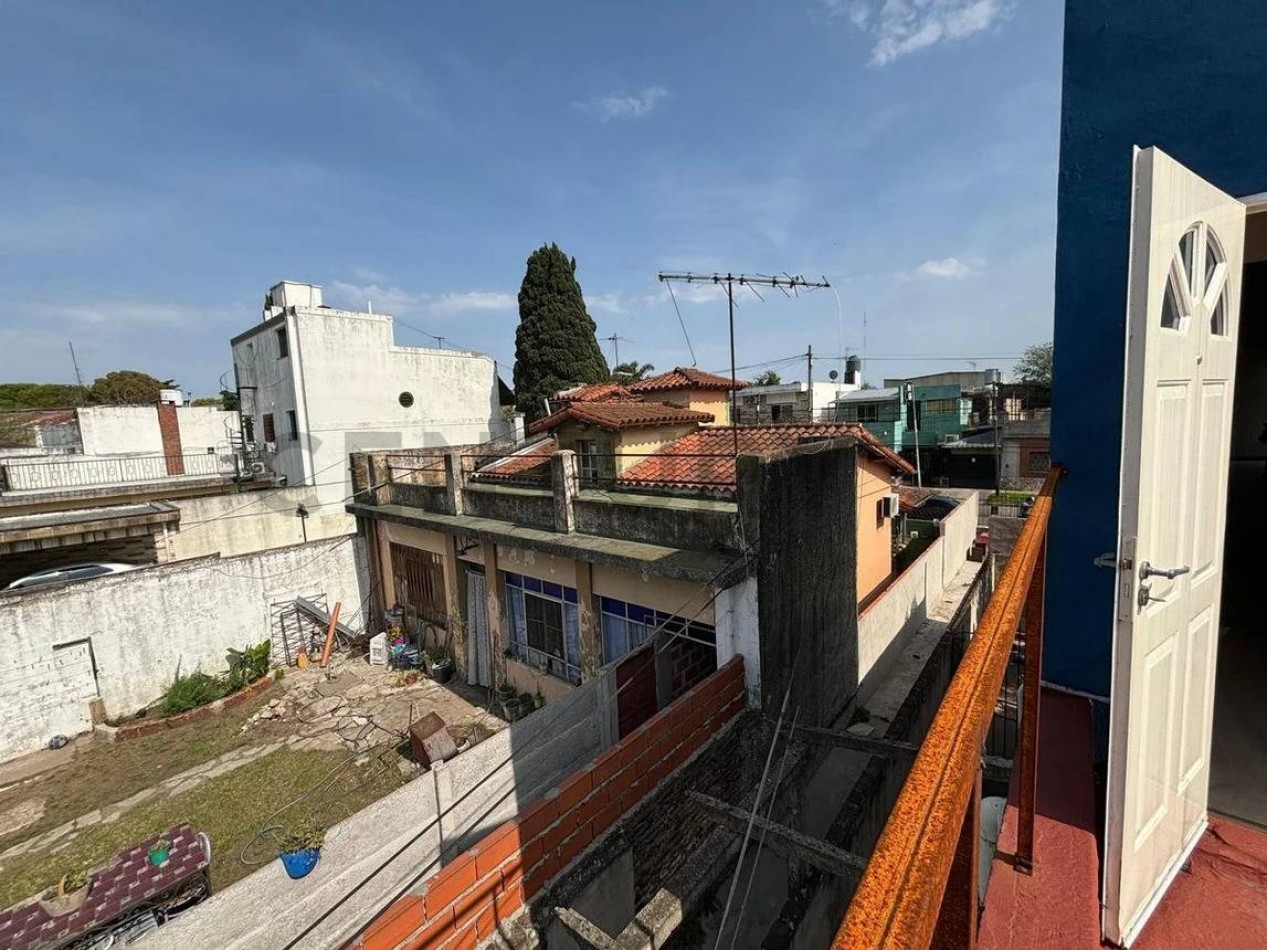 LOMA HERMOSA, PH 4AMBIENTES COCHERA, MUY BUEN ESTADO Y UBICACION GENERAL, OPORTUNIDAD,