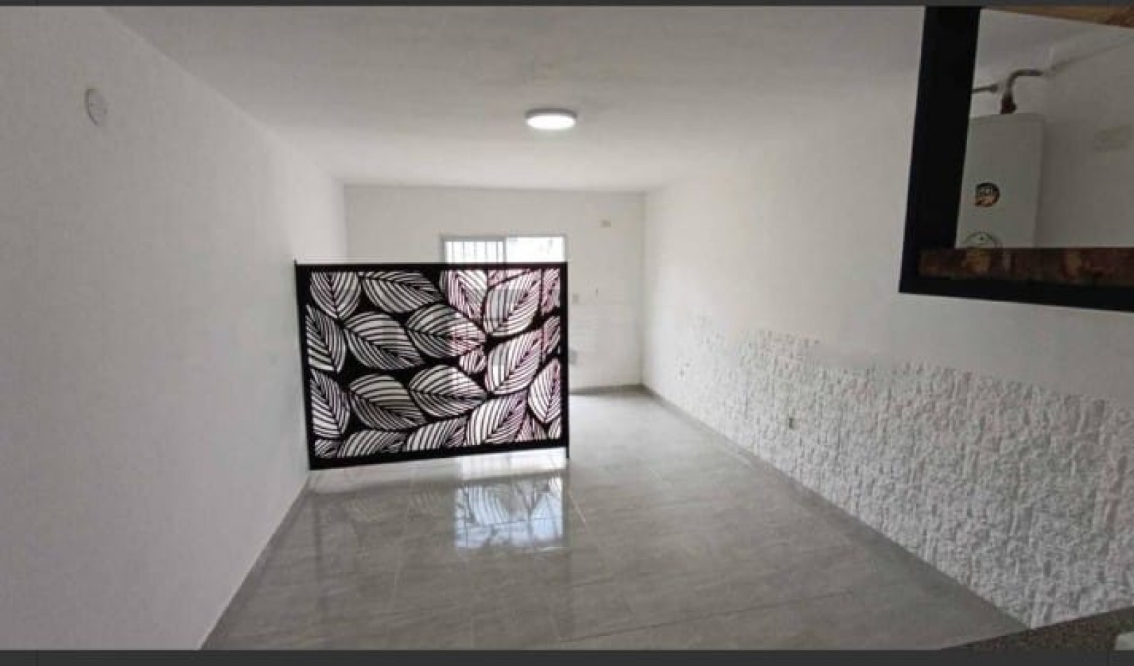 CASTELAR PH EN VENTA CON PATIO Y COCHERA APTO PROFESIONAL Y APTO CREDITO UN AMBIENTE.