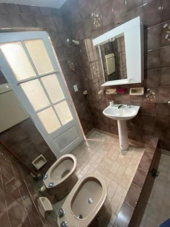 SAN CRISTOBAL,PH,5AMB,1 PISO ESCALERA, USO COMERCIAL,PROFESIONAL, APTO CREDITO, RECICLADO NUEVO,SIN EXPENSAS, PERMUTA, OPORTUNIDAD,