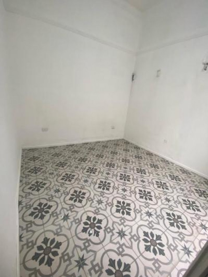 SAN CRISTOBAL,PH,5AMB,1 PISO ESCALERA, USO COMERCIAL,PROFESIONAL, APTO CREDITO, RECICLADO NUEVO,SIN EXPENSAS, PERMUTA, OPORTUNIDAD,