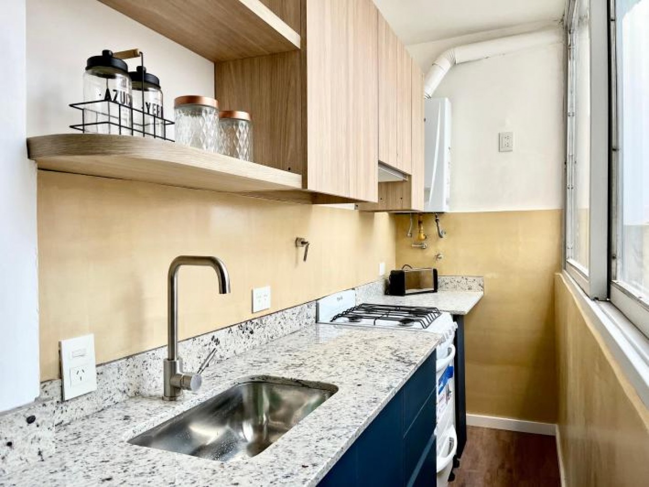 PARQUE CHACABUCO 2AMB,2 PISO ESCALERA, COMODO AMPLIO, APTO PROFESIONAL, MUY BUEN ESTADO GENERAL Y UBICACION,OPORTUNIDAD