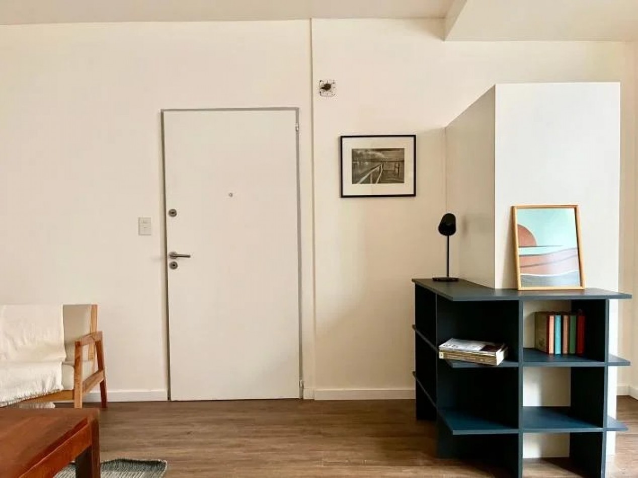 PARQUE CHACABUCO 2AMB,2 PISO ESCALERA, COMODO AMPLIO, APTO PROFESIONAL, MUY BUEN ESTADO GENERAL Y UBICACION,OPORTUNIDAD
