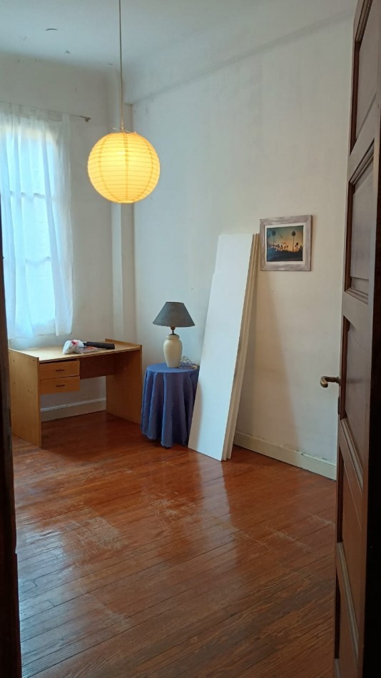 Centro,3ambientes,1 piso,lateral,interno,muy buen estado general y ubicacion,apto credito, ideal:inversores para alquiiler temporario, oportunidad