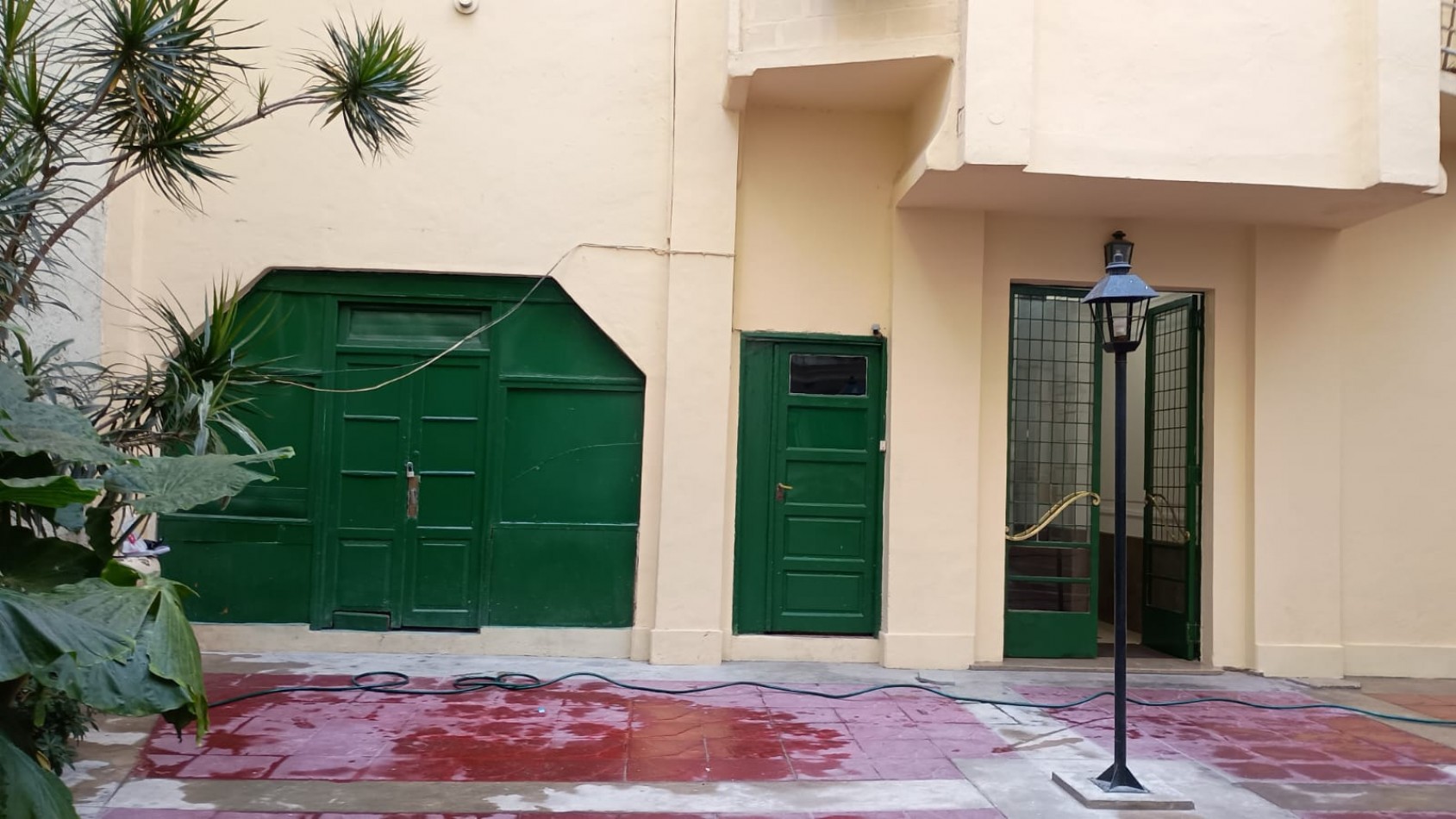 Centro,3ambientes,1 piso,lateral,interno,muy buen estado general y ubicacion,apto credito, ideal:inversores para alquiiler temporario, oportunidad