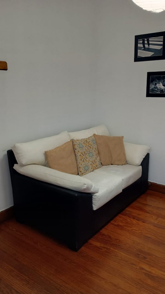 Centro,3ambientes,1 piso,lateral,interno,muy buen estado general y ubicacion,apto credito, ideal:inversores para alquiiler temporario, oportunidad