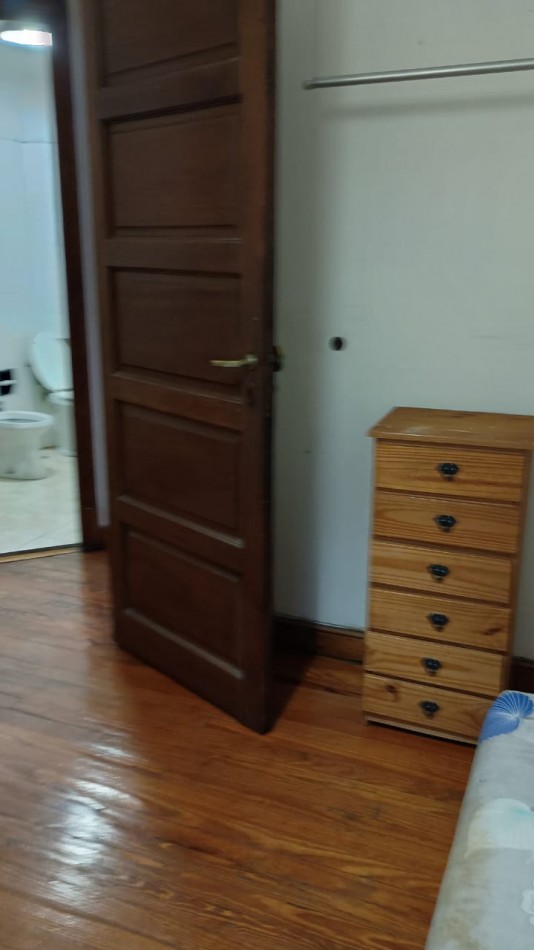 Centro,3ambientes,1 piso,lateral,interno,muy buen estado general y ubicacion,apto credito, ideal:inversores para alquiiler temporario, oportunidad