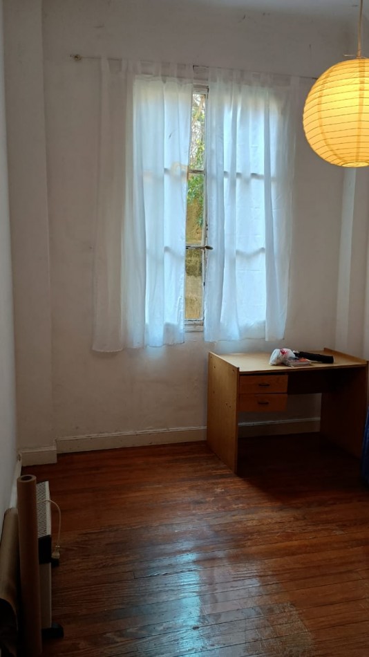 Centro,3ambientes,1 piso,lateral,interno,muy buen estado general y ubicacion,apto credito, ideal:inversores para alquiiler temporario, oportunidad