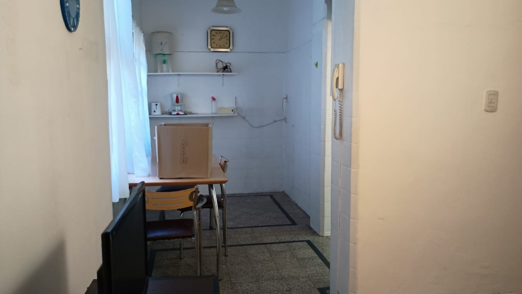 Centro,3ambientes,1 piso,lateral,interno,muy buen estado general y ubicacion,apto credito, ideal:inversores para alquiiler temporario, oportunidad