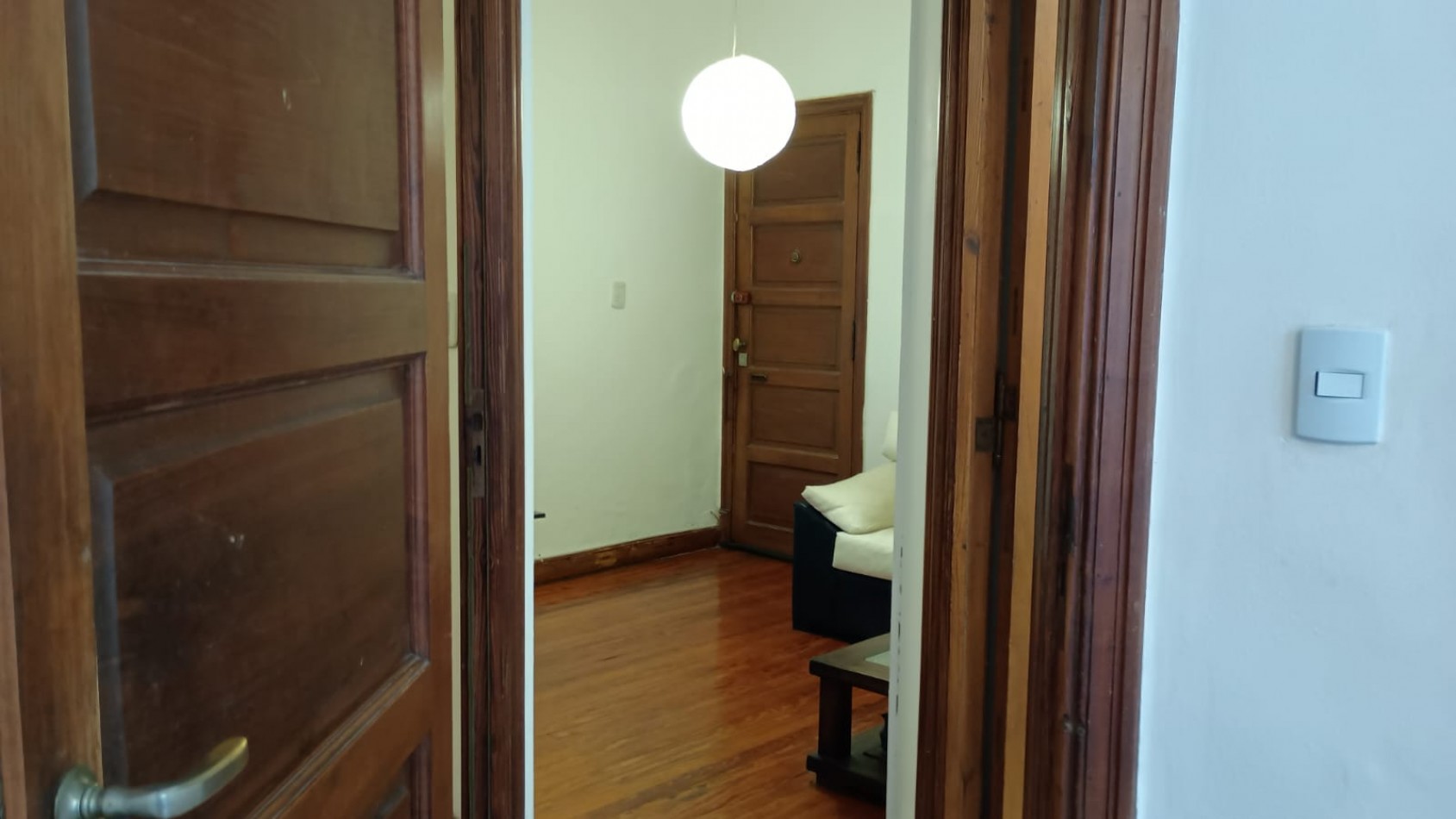 Centro,3ambientes,1 piso,lateral,interno,muy buen estado general y ubicacion,apto credito, ideal:inversores para alquiiler temporario, oportunidad