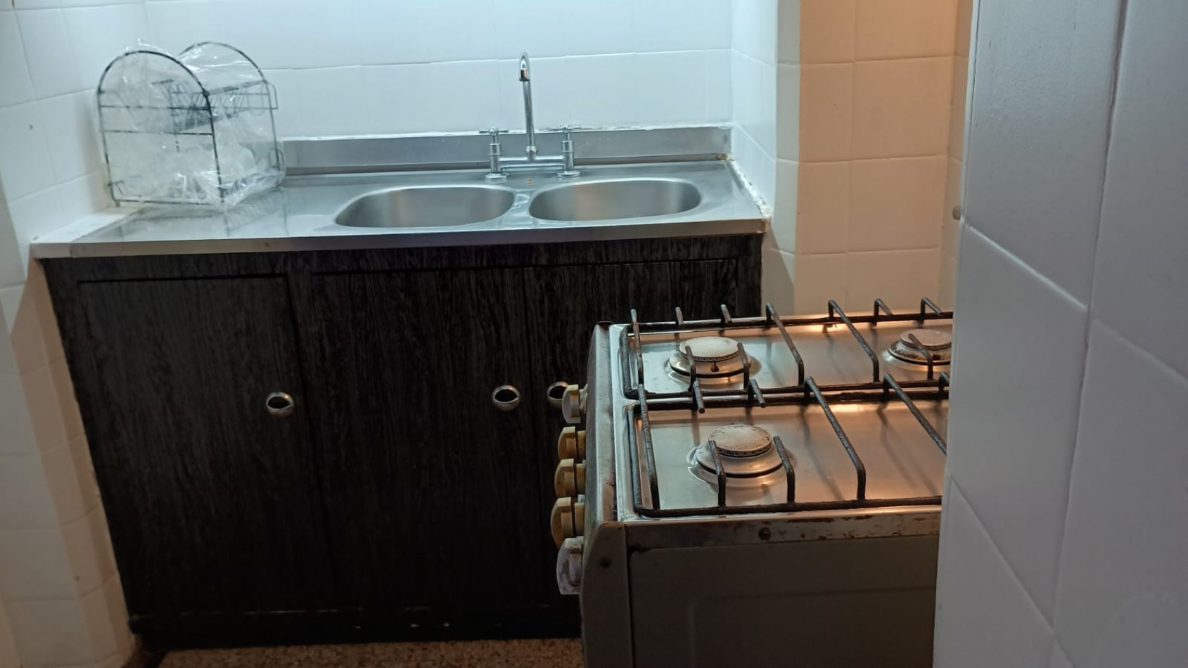 Centro,3ambientes,1 piso,lateral,interno,muy buen estado general y ubicacion,apto credito, ideal:inversores para alquiiler temporario, oportunidad