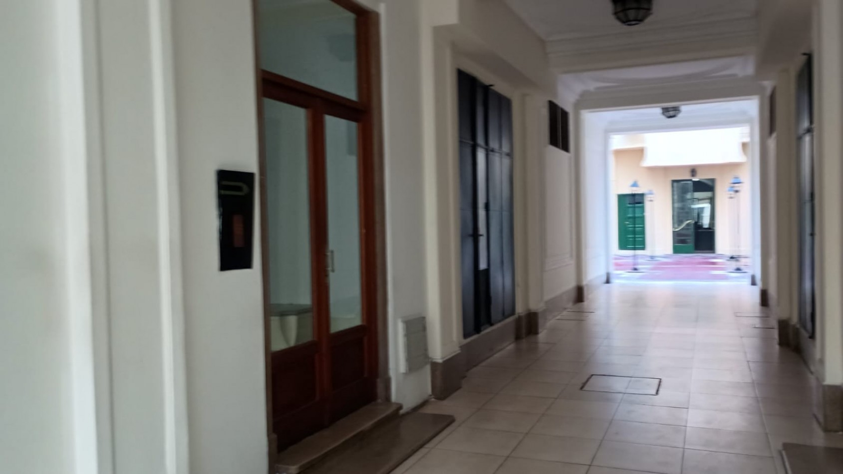 Centro,3ambientes,1 piso,lateral,interno,muy buen estado general y ubicacion,apto credito, ideal:inversores para alquiiler temporario, oportunidad