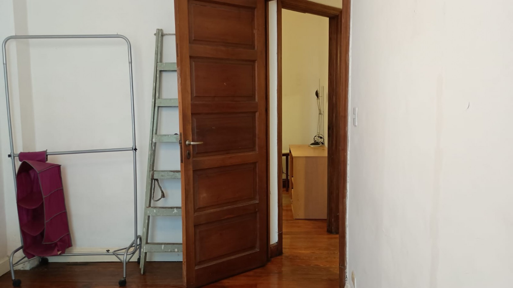 Centro,3ambientes,1 piso,lateral,interno,muy buen estado general y ubicacion,apto credito, ideal:inversores para alquiiler temporario, oportunidad