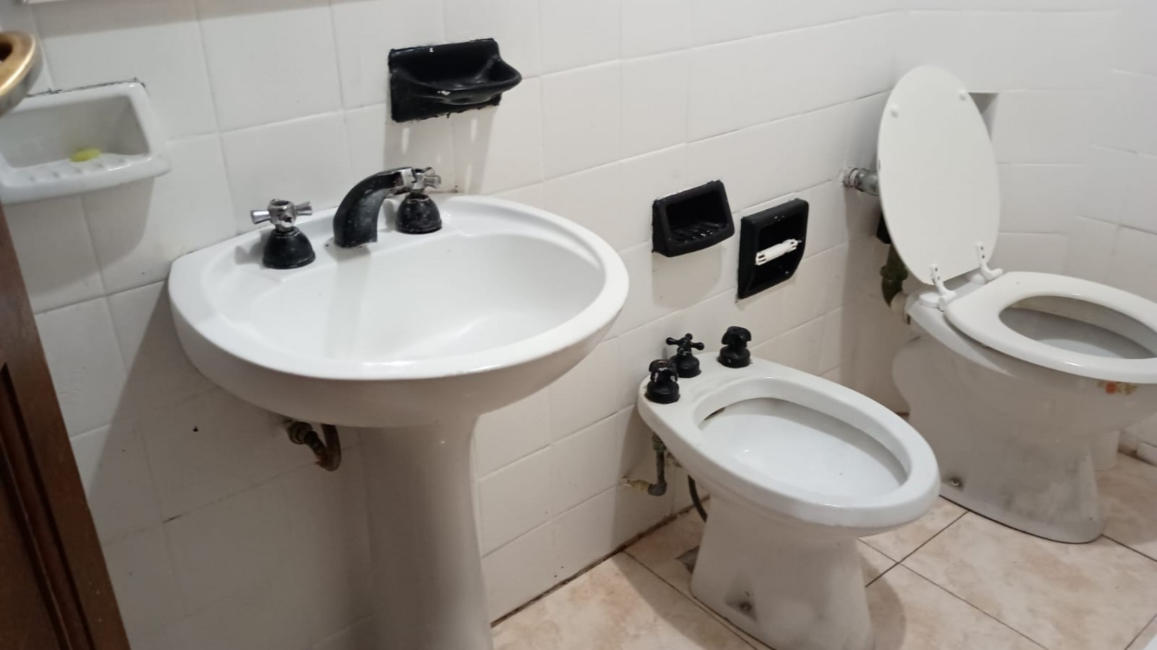 Centro,3ambientes,1 piso,lateral,interno,muy buen estado general y ubicacion,apto credito, ideal:inversores para alquiiler temporario, oportunidad