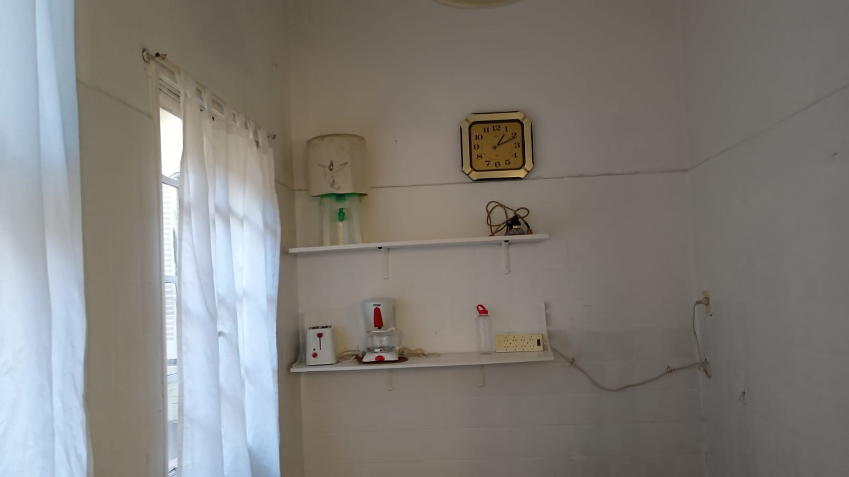 Centro,3ambientes,1 piso,lateral,interno,muy buen estado general y ubicacion,apto credito, ideal:inversores para alquiiler temporario, oportunidad