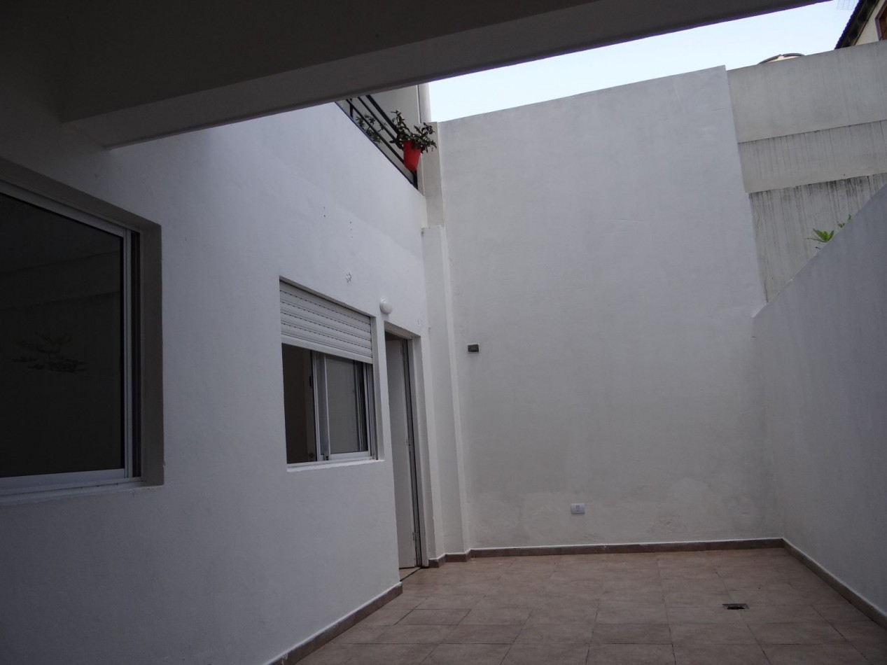 VILLA BOSCH,DEPTO 2AMBIENTES, PB A ESTRENAR ,PATIO,FONDO ,PARRILLA, OPOTUNIDAD, MUY BUENA UBICACION Y ESTADO GENERAL
