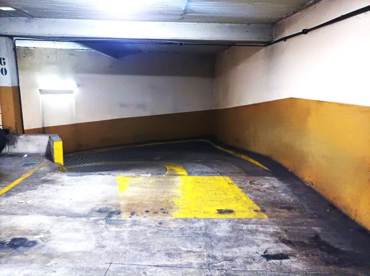 RECOCLETA, COCHERA, ACCESO POR RAMPA, EXCELENTE UBICACION BUENAS ARTERIAS DE ACCESO OPORTUNIDAD