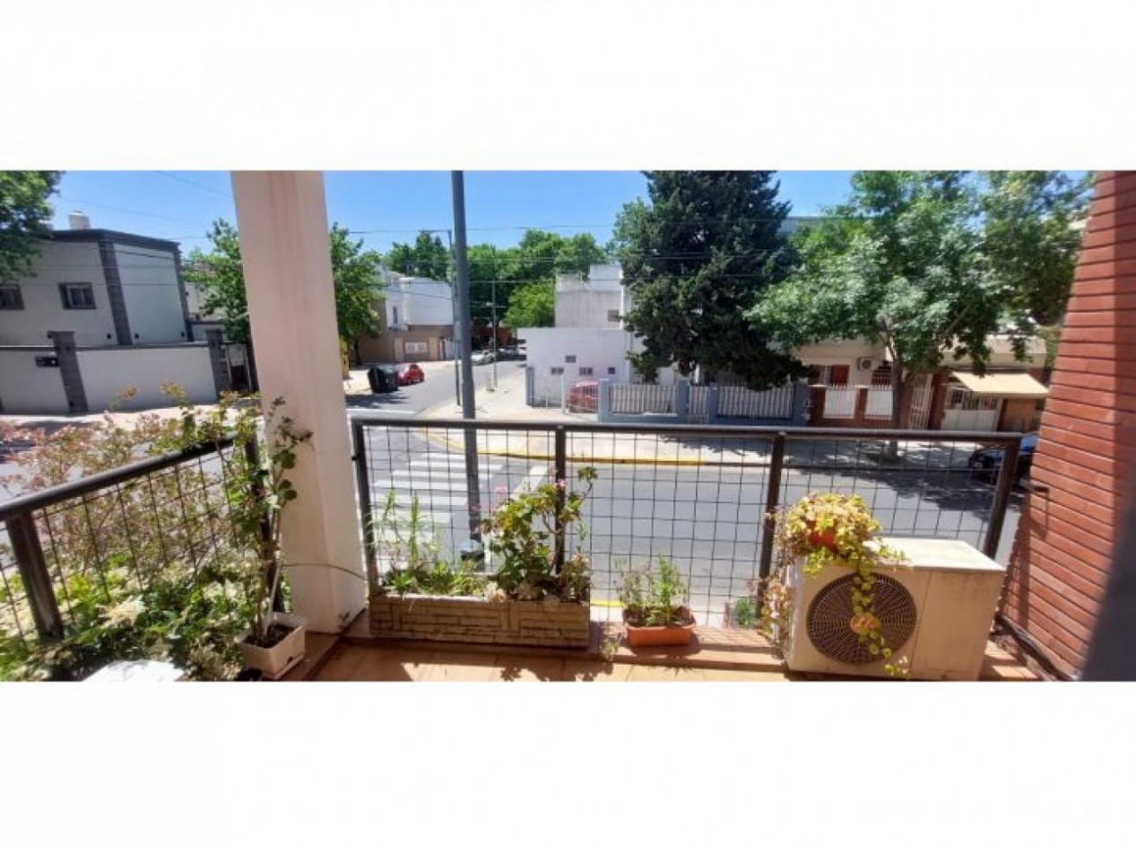 Casa; e/venta,5ambt,Liniers,excelente estado, oportunidad