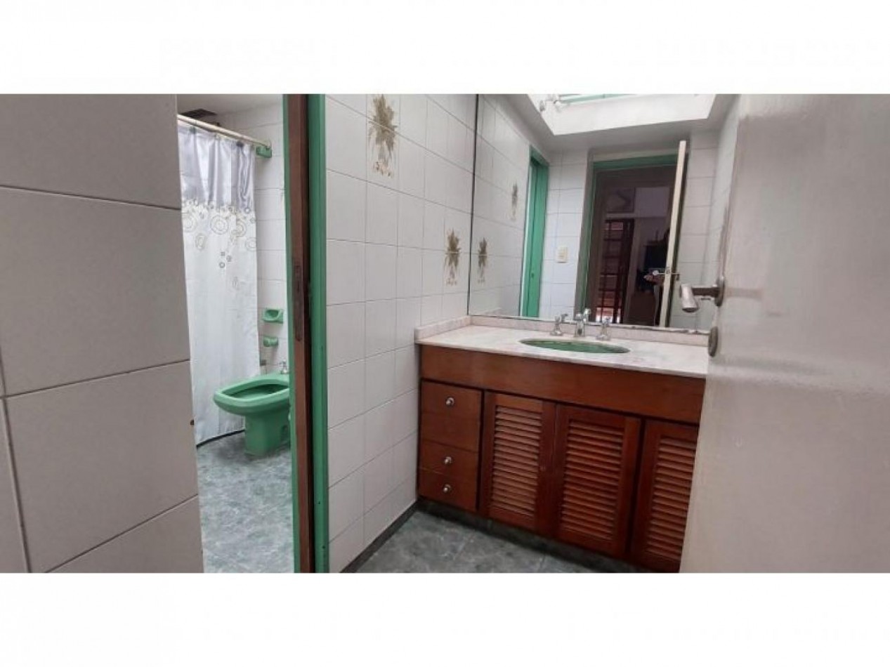 Casa; e/venta,5ambt,Liniers,excelente estado, oportunidad